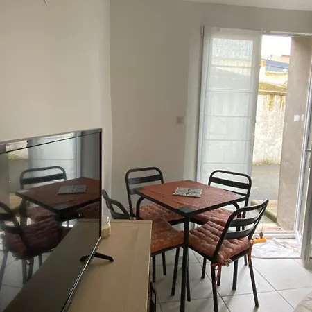 Duplex Quartier Calme Et Parking Gratuit Ferienhaus